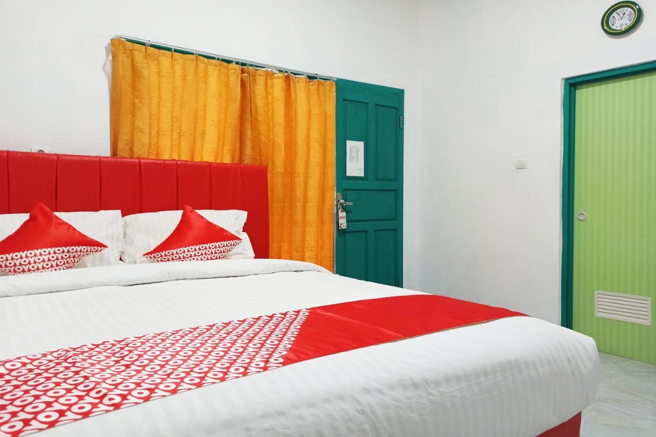Oyo 2611 Hotel Krui Syariah Zewnętrze zdjęcie