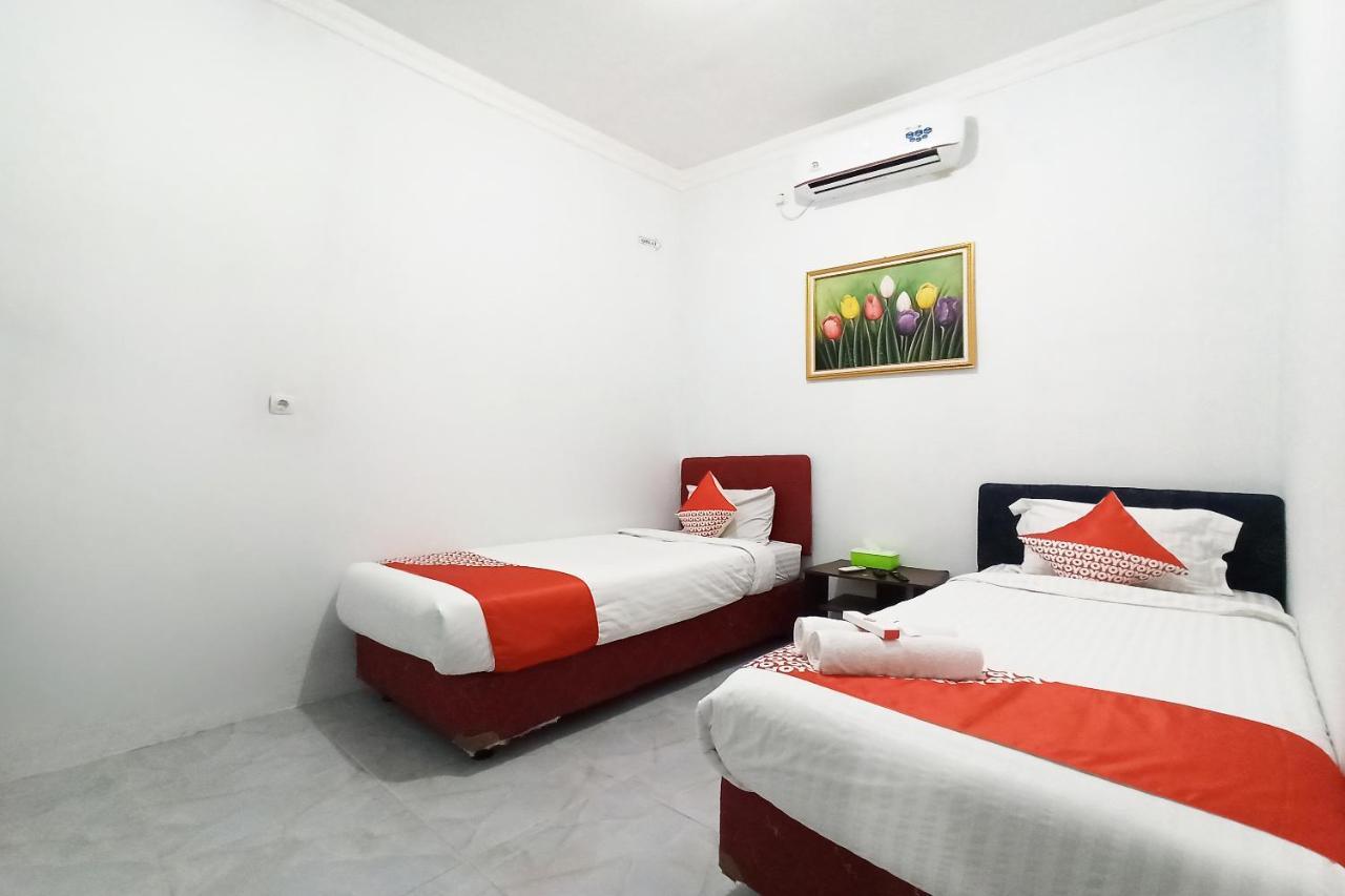 Oyo 2611 Hotel Krui Syariah Zewnętrze zdjęcie