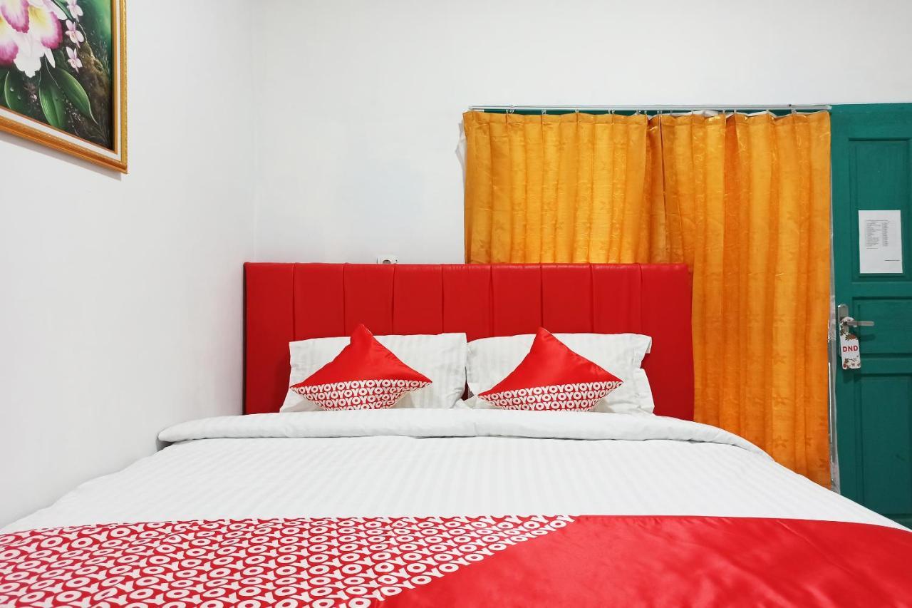Oyo 2611 Hotel Krui Syariah Zewnętrze zdjęcie