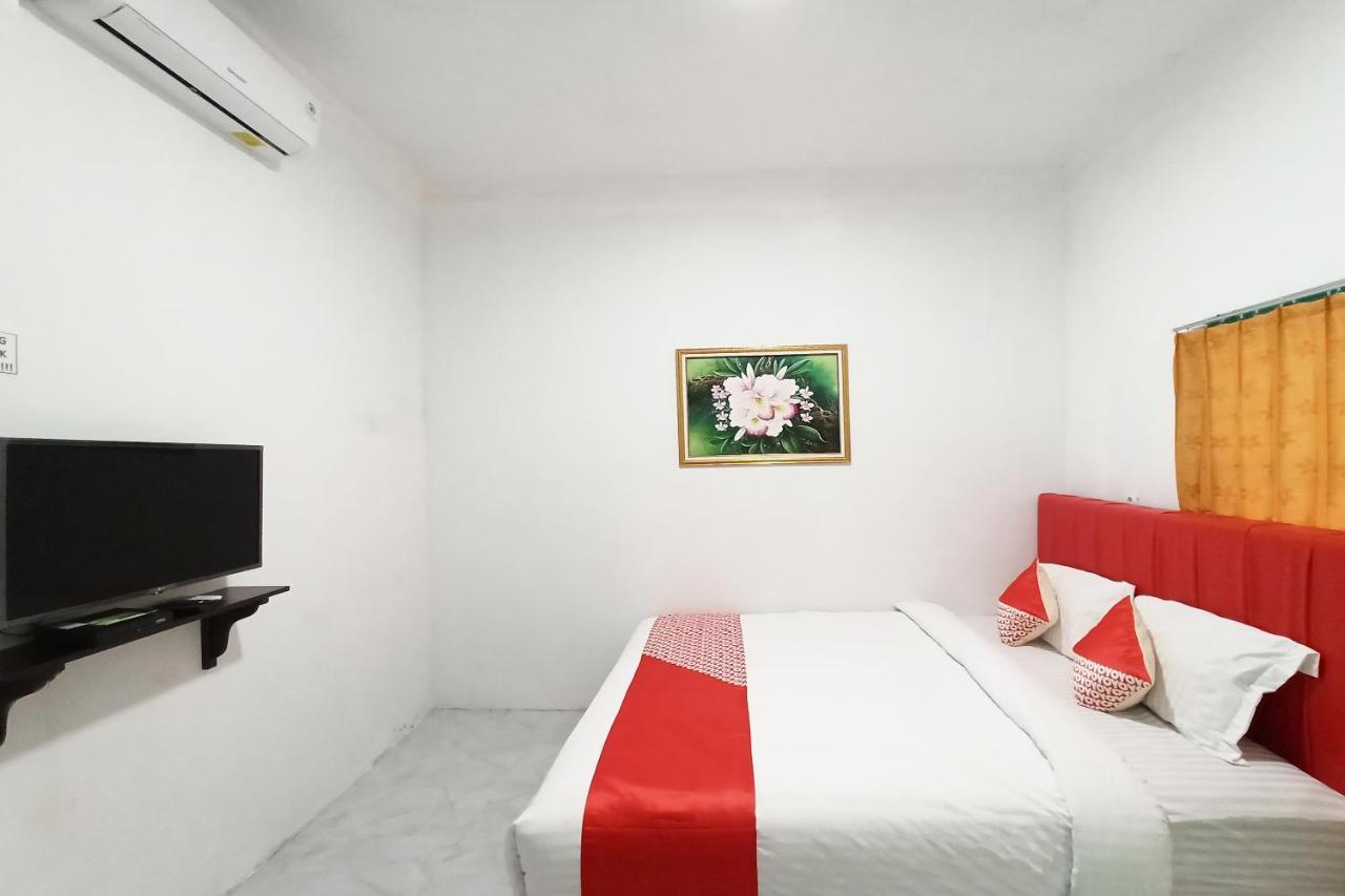Oyo 2611 Hotel Krui Syariah Zewnętrze zdjęcie